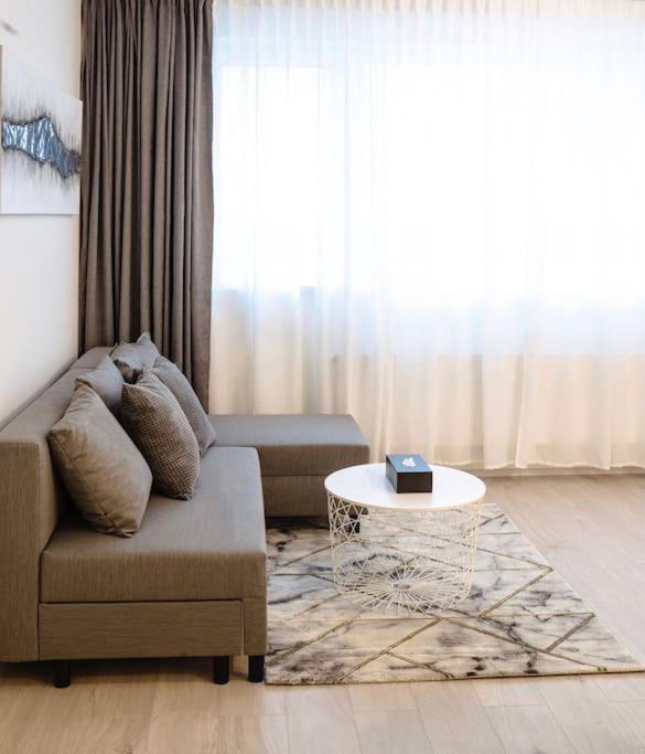Tran Chien Apartment With Free Private Parking Prague Exterior photo